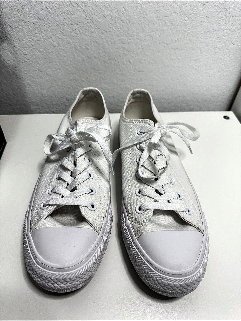 Converse Chuck Taylor All Star Lean Low Top White Sneakers US 8 Like New